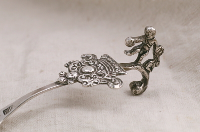 幼子ヨハネのシルバースクープ　ティーキャディースプーン　ハーナウ　ドイツ　アンティークストリュフ