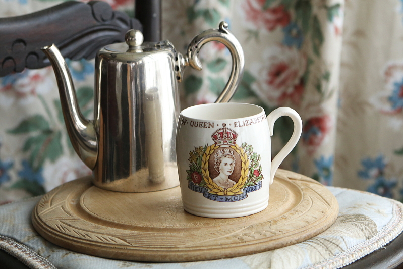 エリザベス2世のコロネーションマグ　spode copeland イギリス　アンティークストリュフ