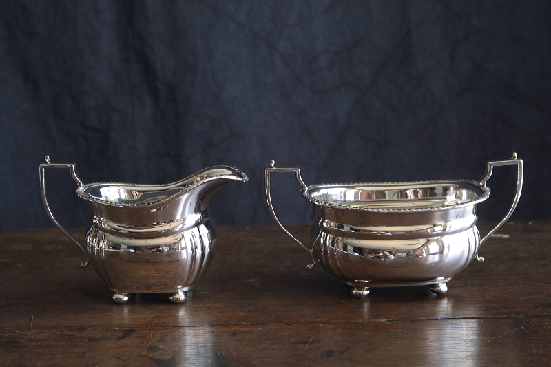 シルバープレートティー4点セット　イギリス　アンティークストリュフ