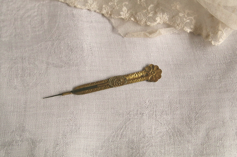 ヴィクトリアンスライドタンブールフック　刺繍針　イギリス　アンティークストリュフ