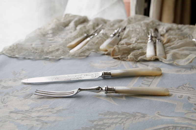 ハンドエングレービングデザートナイフアンドフォーク　Richard Frederick Mosley　イギリス　アンティークストリュフ