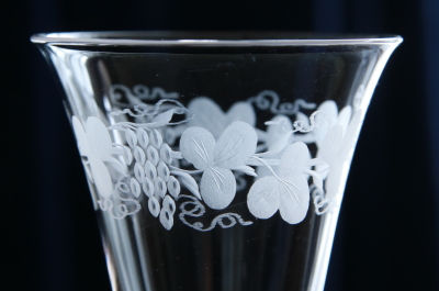 葡萄のエングレーヴィングクリスタルグラス　イギリス