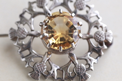 シトリンのシルバーシッスルブローチ　スコットランド　アンティークストリュフ