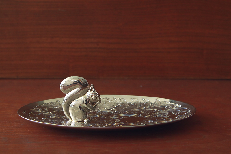 リスのヴィンテージトレイ　イギリス　アンティークストリュフ