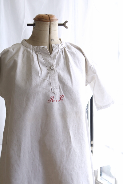 イニシャル刺繍のリネンナイティ　フランス　アンティークストリュフ 20250716