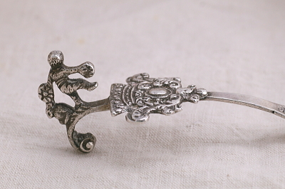 幼子ヨハネのシルバースクープ　ティーキャディースプーン　ハーナウ　ドイツ　アンティークストリュフ