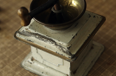 ブリキの箱型ペッパーミル　フランス　アンティークストリュフ