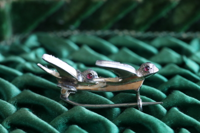 2羽のツバメペーストシルバーブローチ　アンティークジュエリー　ヴィンテージアクセサリー　イギリス　アンティークストリュフ 20251211