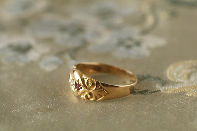 ダイヤモンドアンドルビー　ジプシーリング　イギリス