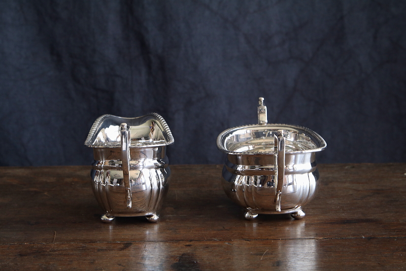 シルバープレートティー4点セット　イギリス　アンティークストリュフ