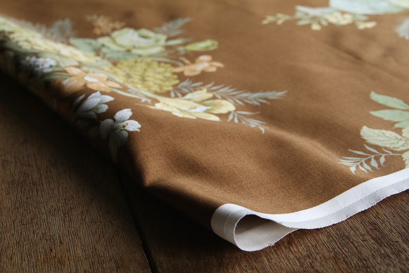 薔薇のフラワーベース　プリントファブリック　サンダーソン　sanderson イギリス　アンティークストリュフ