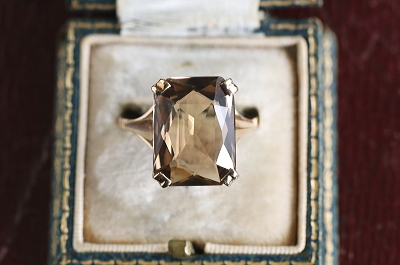 レクタングルスモーキークォーツリング　水晶　イギリス　アンティークストリュフ