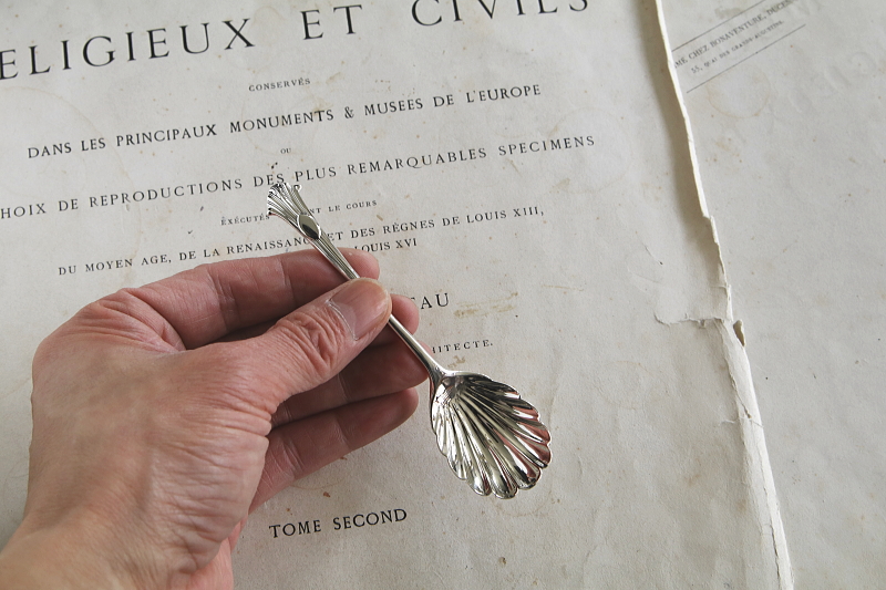 ヴィクトリアン　シェル型サービングスプーン　イギリス　アンティークストリュフ