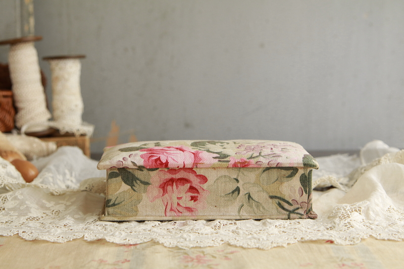 小さな薔薇のカルトナージュ　falcon works イギリス