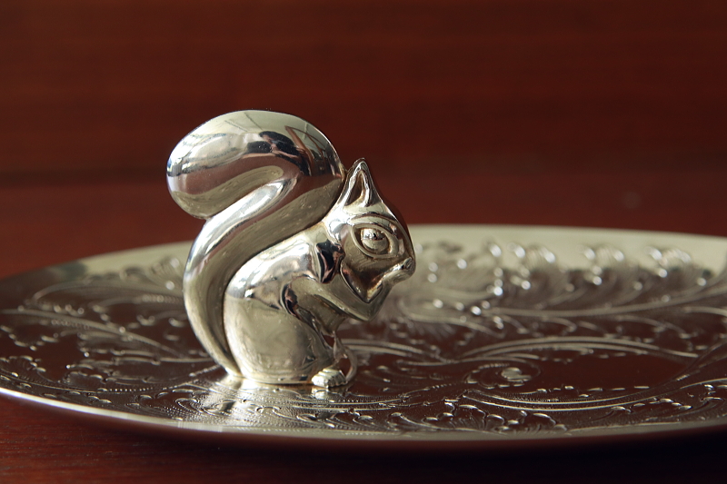 リスのヴィンテージトレイ　イギリス　アンティークストリュフ