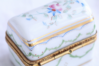 リモージュポーセリンボックス　limoges フランス　アンティークストリュフ