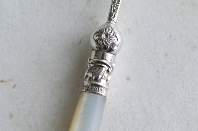 小さなサービングフォーク　ヴィクトリアン　イギリス　アンティークストリュフ