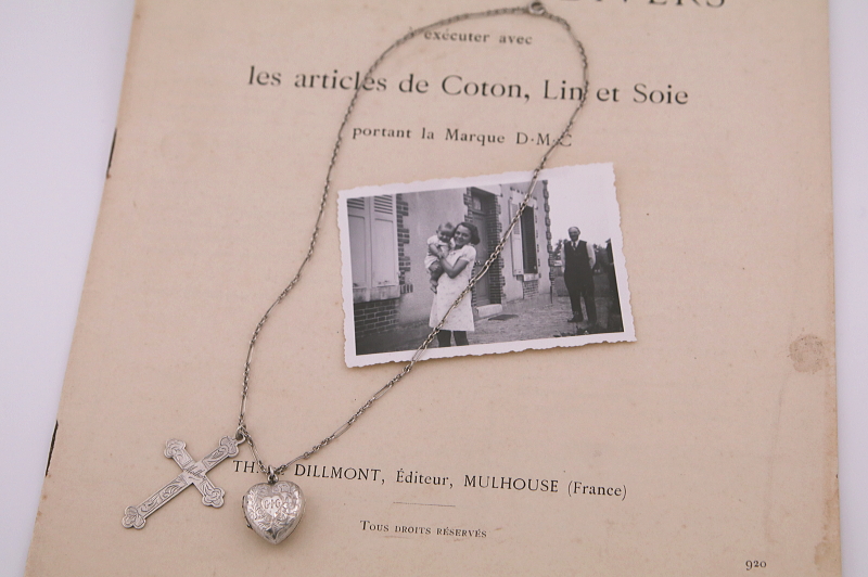 クロスとハートロケット　シルバーペンダントネックレス　イギリス　アンティークストリュフ