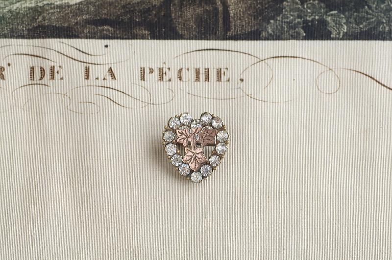 オールドペーストハートブローチ　アイビーリーフ　ヴィクトリアン　ヨーロッパ　アンティークストリュフ