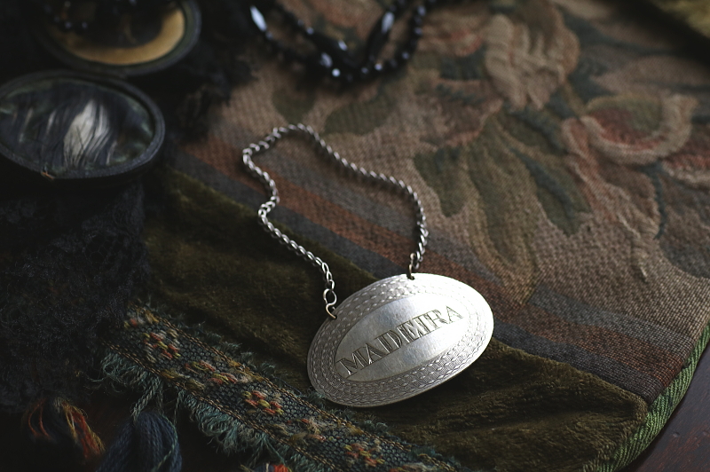 シルバープレートボトルタグ MEDEIRA　マデイラワイン　イギリス