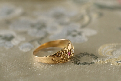 ダイヤモンドアンドルビー　ジプシーリング　イギリス