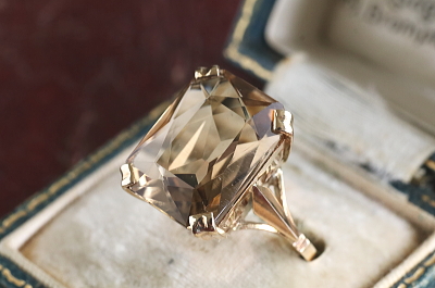 レクタングルスモーキークォーツリング　水晶　イギリス　アンティークストリュフ