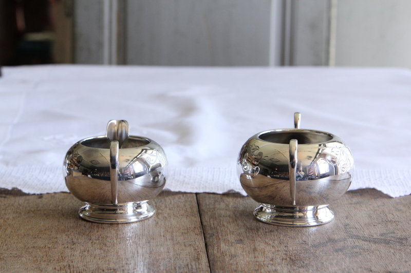 アンティークシルバーティーポット　ハンドエングレービング　イギリス 