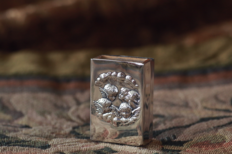 エンジェルズヘッズのシルバーマッチカバー　ジョシュア・レイノルズ　イギリス　アンティークストリュフ