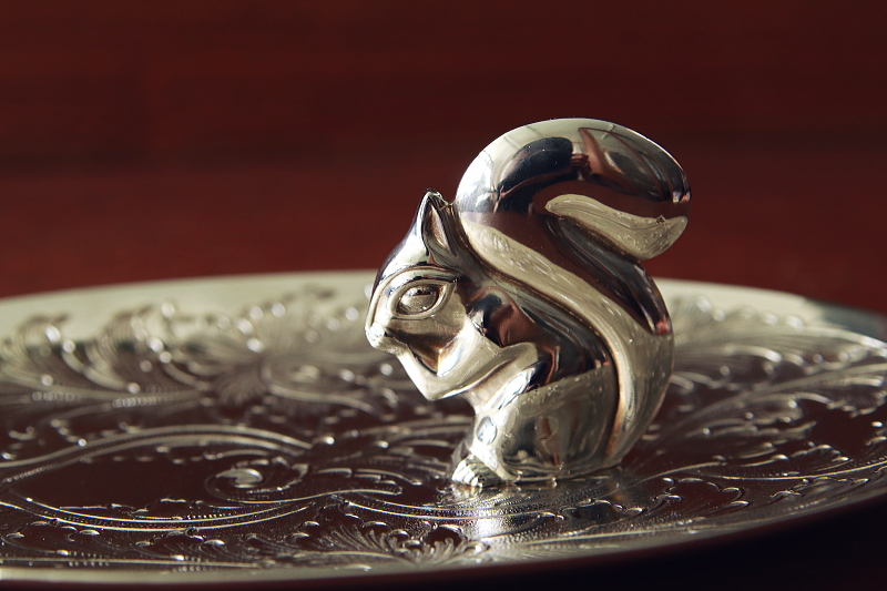 リスのヴィンテージトレイ　イギリス　アンティークストリュフ