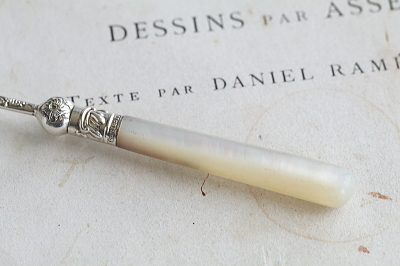 小さなサービングフォーク　ヴィクトリアン　イギリス　アンティークストリュフ