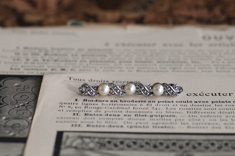 パールとマーカサイトのバーブローチ　ヨーロッパ アンティークストリュフ