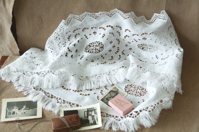 カットワークとレースのループリネンパネル　フランス　アンティークストリュフ