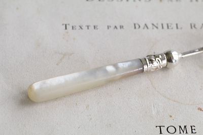 小さなサービングフォーク　ヴィクトリアン　イギリス　アンティークストリュフ