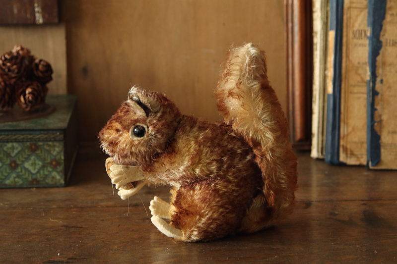 リスのperri steiff シュタイフ　ペリ　ドイツ　アンティークストリュフ