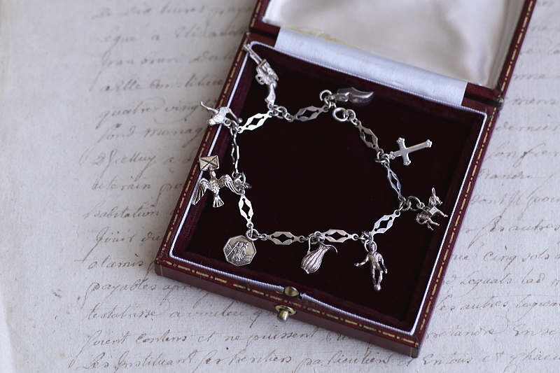 9シルバーチャームブレスレット　イギリス　アンティークストリュフ