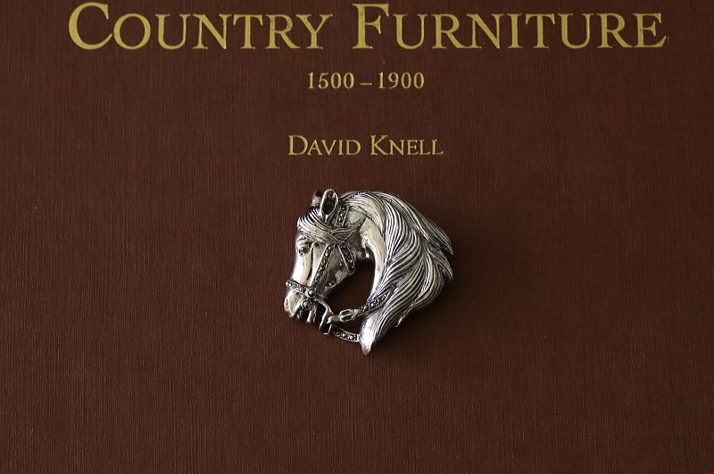 ホースヘッドシルバーブローチ　ヴィンテージ　ヨーロッパ アンティークストリュフ