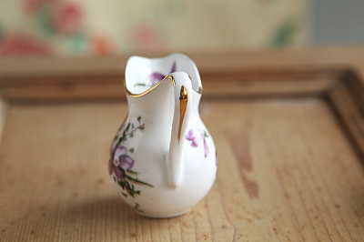 スミレのミニチュア陶器　hammersley イギリス アンティークストリュフ