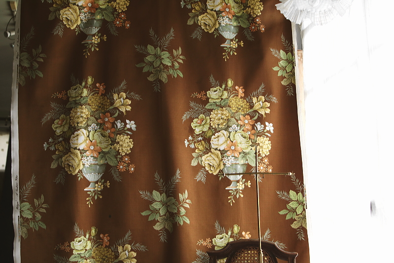 薔薇のフラワーベース　プリントファブリック　サンダーソン　sanderson イギリス　アンティークストリュフ