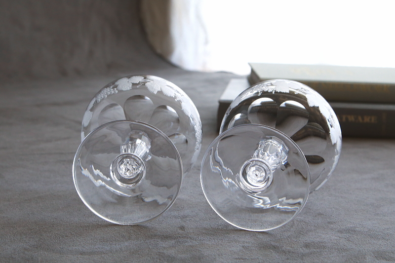 葡萄のエングレーヴィングシャンパンソーサー　イギリス　アンティークストリュフ