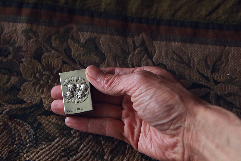 エンジェルズヘッズのシルバーマッチカバー　ジョシュア・レイノルズ　イギリス　アンティークストリュフ