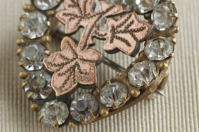 オールドペーストハートブローチ　アイビーリーフ　ヴィクトリアン　ヨーロッパ　アンティークストリュフ