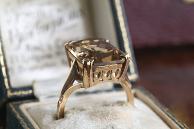 レクタングルスモーキークォーツリング　水晶　イギリス　アンティークストリュフ
