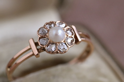 パールアンドローズカットダイヤ　デイジーリング　フランス　アンティークストリュフ