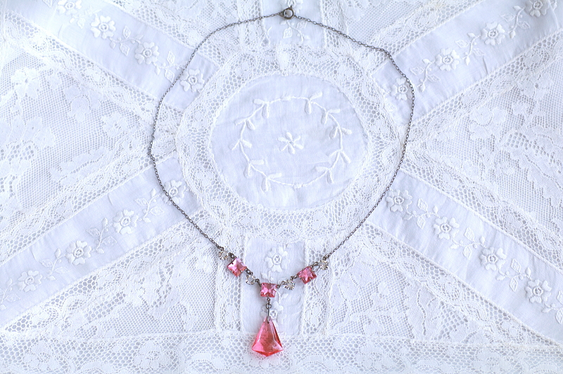 ピンクガラスシルバーネックレス　ヨーロッパ　アンティークストリュフ