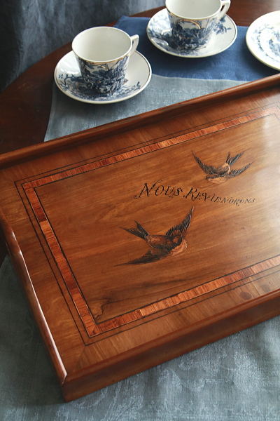 ツバメのオリーブウッドトレイ　フランス　アンティークストリュフ 20250521 