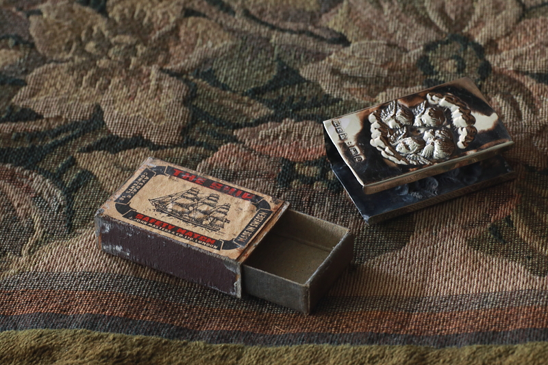 エンジェルズヘッズのシルバーマッチカバー　ジョシュア・レイノルズ　イギリス　アンティークストリュフ