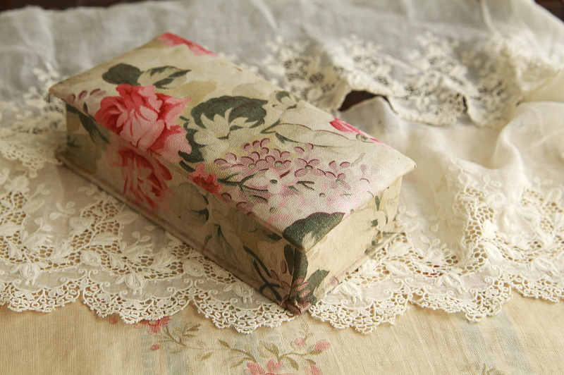 小さな薔薇のカルトナージュ　falcon works イギリス