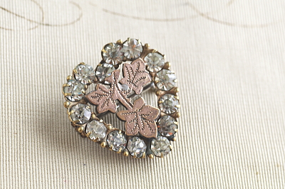 オールドペーストハートブローチ　アイビーリーフ　ヴィクトリアン　ヨーロッパ　アンティークストリュフ