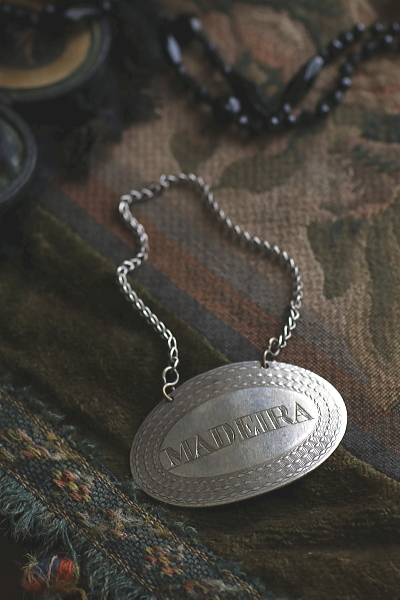 シルバープレートボトルタグ MEDEIRA　マデイラワイン　イギリス　アンティークストリュフ 20260113