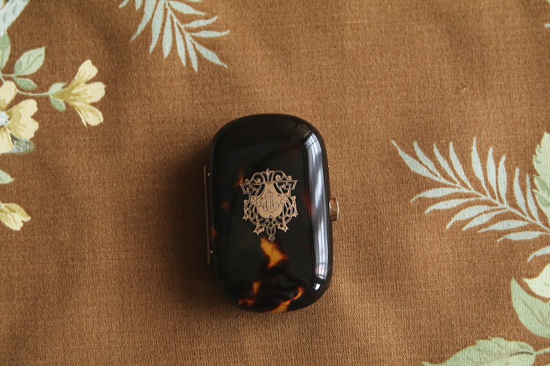 モノグラムのピクウェパース　フランス　べっ甲　アンティークストリュフ